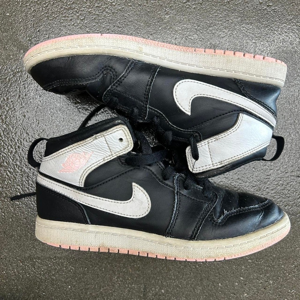 Jordan 1 Mid Arctic Pink Black Size 2.5 Youth Women's 4 Sneaker